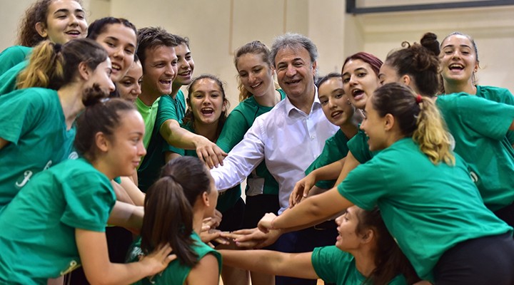 Bornova'da voleybola davet