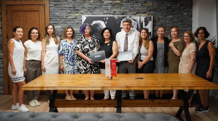 Bornova'da kadınlar haklarıyla güçleniyor