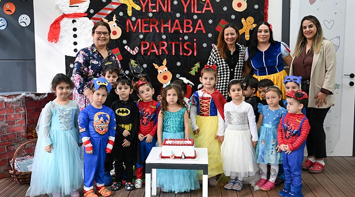 Bornova'da miniklere yeni yıl coşkusu...