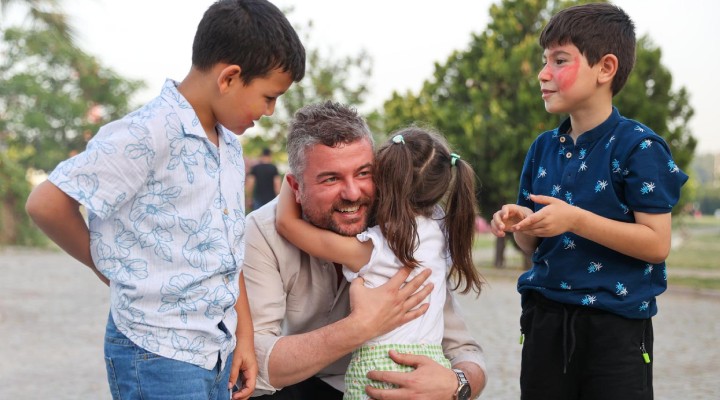 Buca'da rengarenk bayram kutlaması