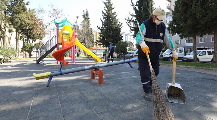 Buca parklarında bahar temizliği