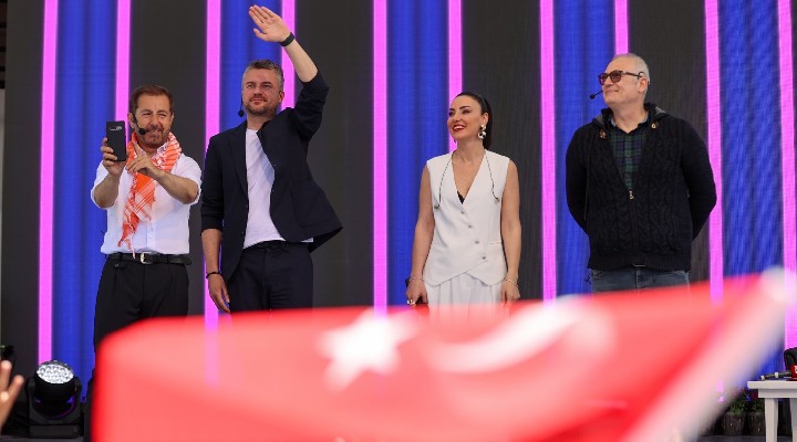 Buca'nın Zeki-Metin Amfi Tiyatrosu'na görkemli açılış