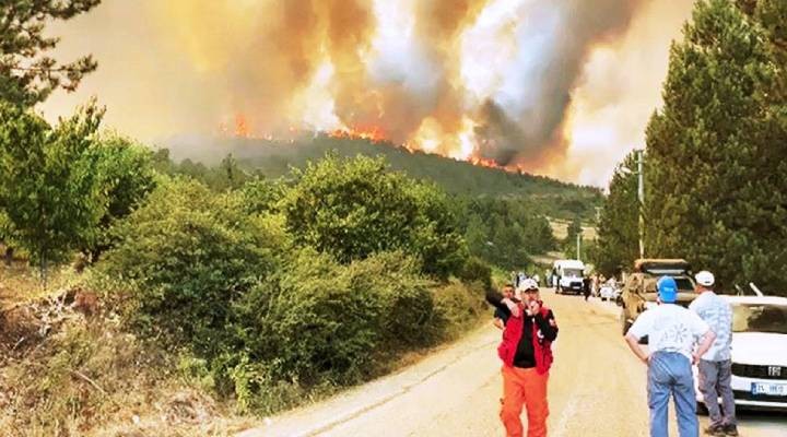 Bursa'daki orman yangını 4'üncü gününde: Alevler kırsal mahalleye yaklaştı