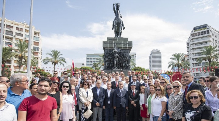 CHP İzmir'den 9 Eylül kutlaması...