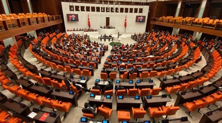 CHP'li 61 vekilin dokunulmazlığıyla ilgili tezkere Meclis'te