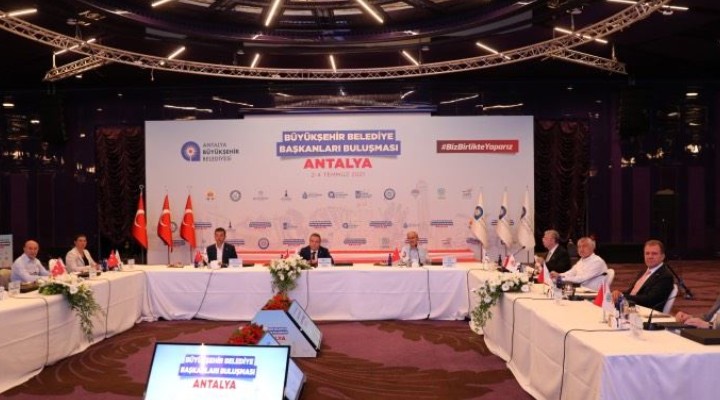 CHP'li başkanlar Antalya'da toplandı