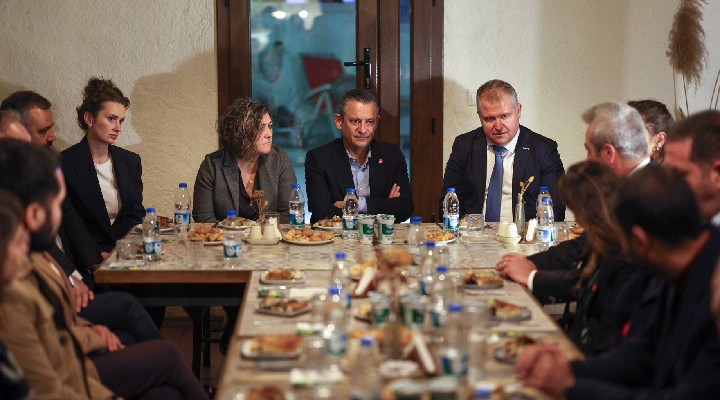 CHP lideri Özel'den İzmir'de taziye ziyaretleri