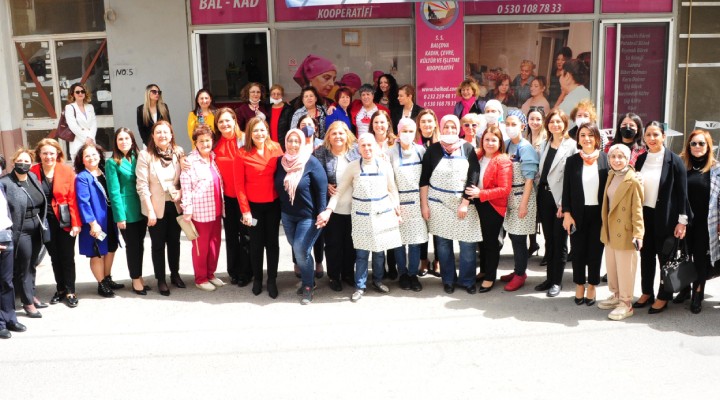 CHP'nin seçilmiş kadınları İzmir'de buluştu