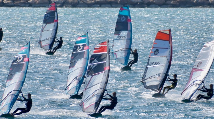 Çeşme'de windsurf heyecanı!