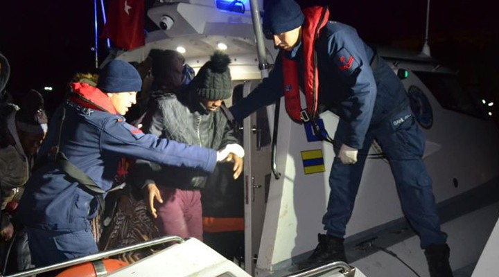 Çeşme ve Dikili'de 83 göçmen yakalandı