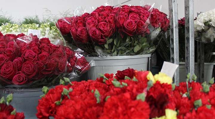Çiçeklere 'Sevgililer Günü' zammı