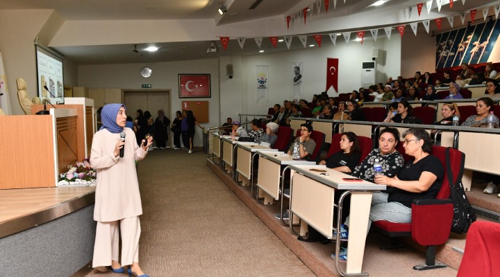 Çiğli Belediyesi'nden Kadınlara Sağlıklı Yaşam Paneli