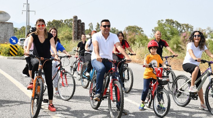 Çiğli'de 19 Mayıs için pedalladılar...