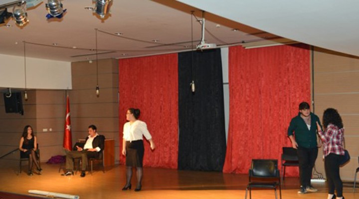 Çiğli'de doğaçlama tiyatro kursu kayıtları sürüyor