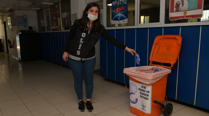 Çiğli'de maske ve eldiven atıkları ayrı toplanıyor