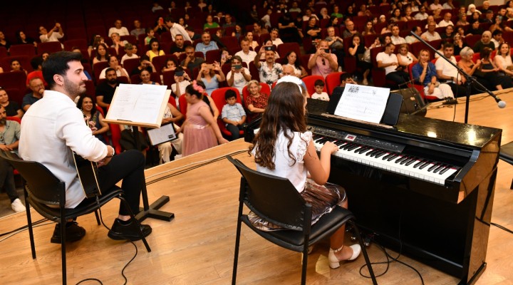 Çiğlili kursiyerlerden muhteşem konser!