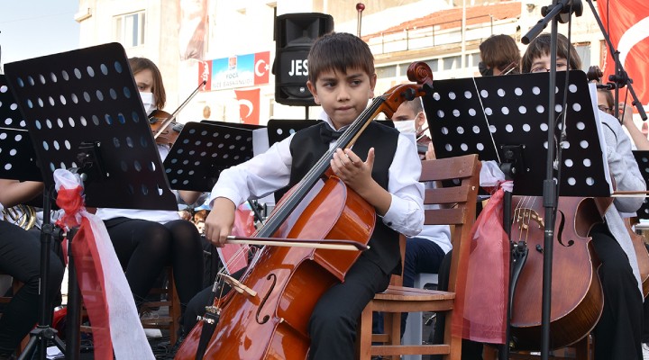 Çocuk Senfoni Orkestrası Foça'da