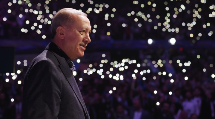 Cumhurbaşkanı Erdoğan'dan AK Gençlik İzmir'e: ''Sizlerle gurur duyuyoruz''