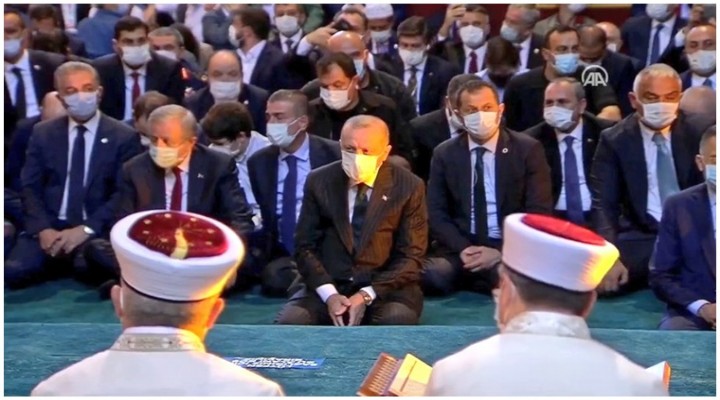 Cumhurbaşkanı Recep Tayyip Erdoğan, cuma namazı için Ayasofya'da