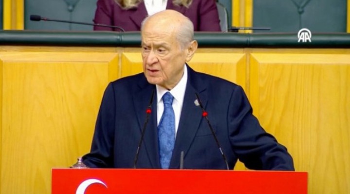 Devlet Bahçeli kürsüde gözyaşlarını tutamadı!