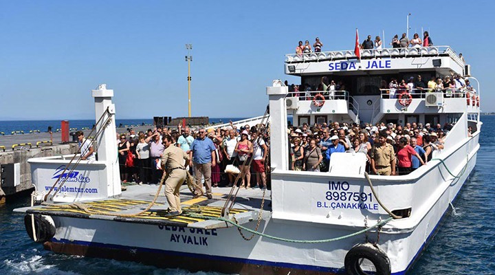 Dikili ile Midilli arasında feribot seferleri başladı