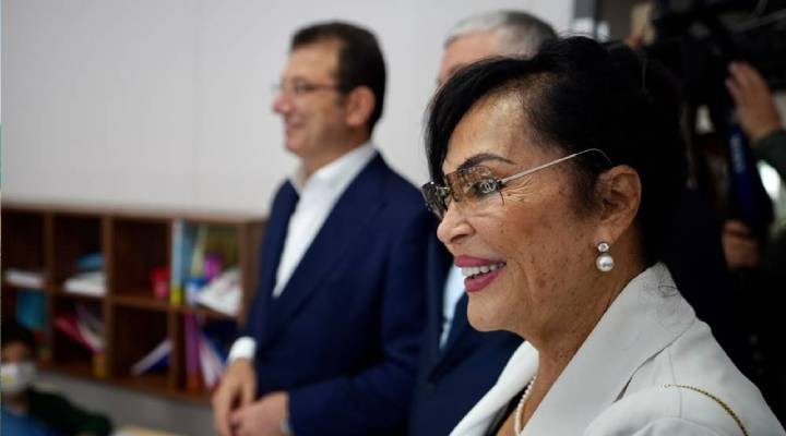 Ekrem İmamoğlu'ndan Türkan Şoray'a teşekkür