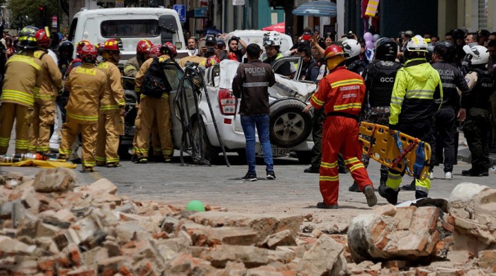 Ekvador’u 6,7'lik deprem vurdu!