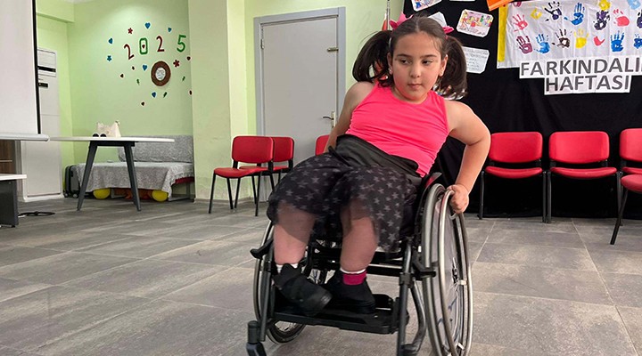 Elif, engelleri dansla aşıyor