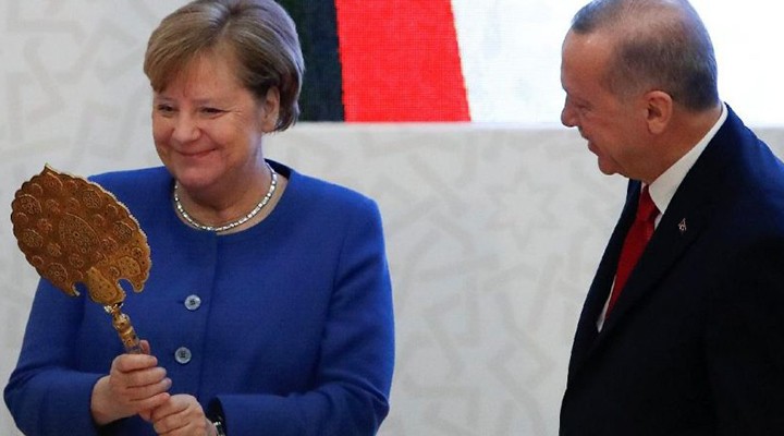 Erdoğan'dan Merkel'i çok mutlu eden hediye