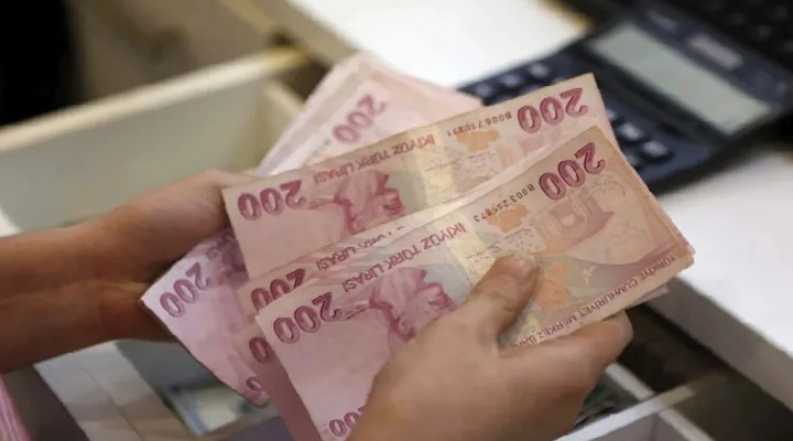 Faizler düşünce bankalar frene bastı: Kredi oranları yeniden geriliyor