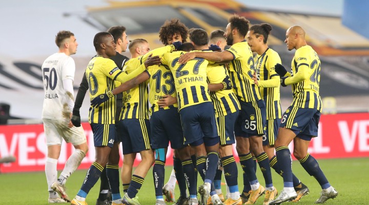 Fenerbahçe 5'te 5 yaptı, zirveye ortak oldu