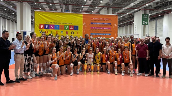 Festival Voleybol heyecanı Fuar İzmir'de sürüyor