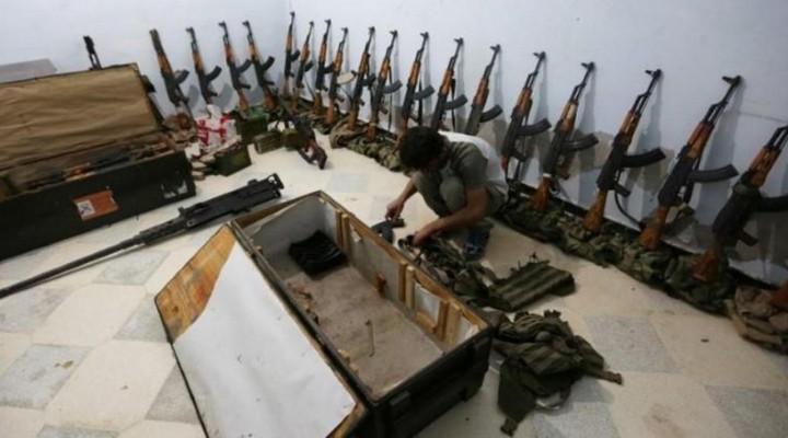 ABD, Suriye'de Kürt ve Araplara silah mı satıyor?