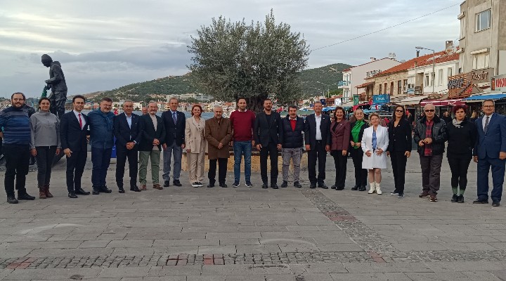 Foça'da CHP'li başkan adayları bir araya geldi