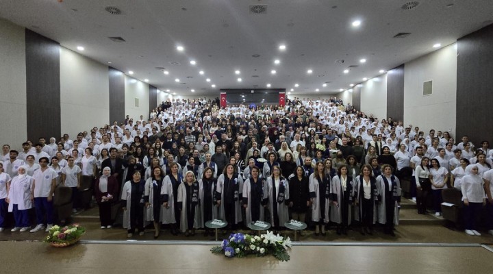 Geleceğin hemşireleri üniformalarını giydi