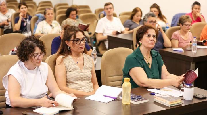 Güneş Kitap Kulübü'nde büyü dükkanı konuşuldu