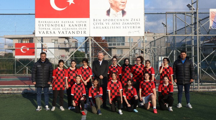 Güzelbahçe Kadın Futbol Takımı'ndan iddialı başlangıç