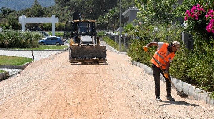 Güzelçamlı Mahallesi'nde yol yatırımları sürüyor!