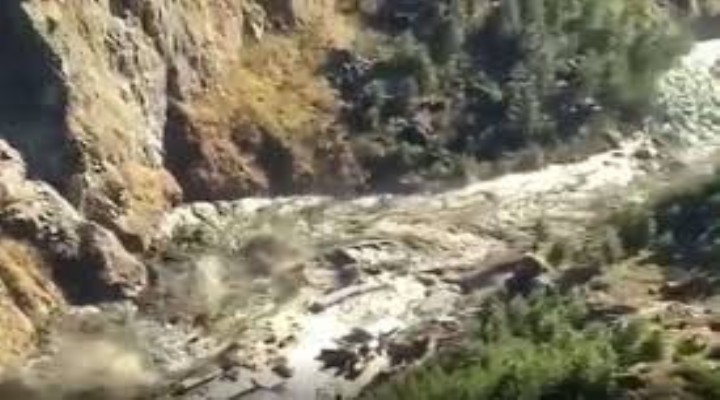 Himalayalar'dan kopup baraja düştü, 100-150 kişiden haber alınamıyor