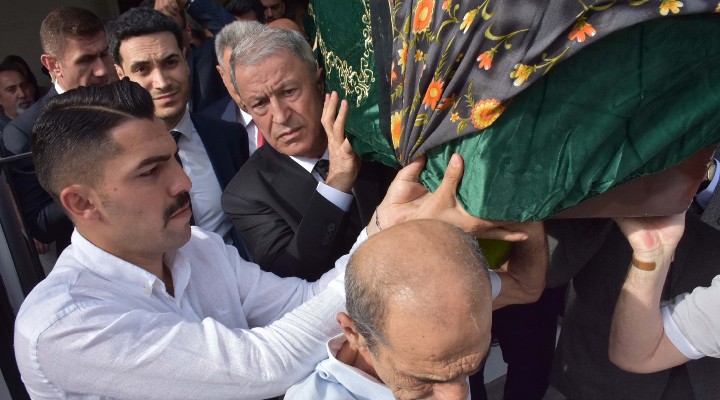 Hulusi Akar'ın acı günü... İzmir'de toprağa verildi!