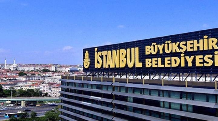 İBB operasyonunun yeni dalgasında gözaltına alınan 10 kişi, adliyeye sevk edildi