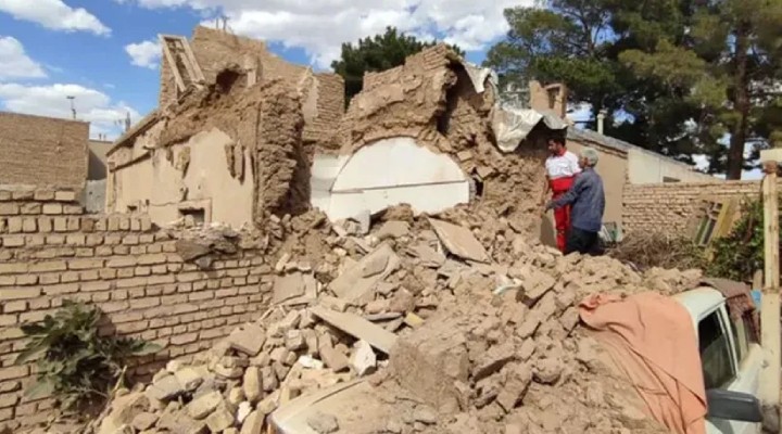 İran'da deprem: 4 ölü, 120 yaralı!