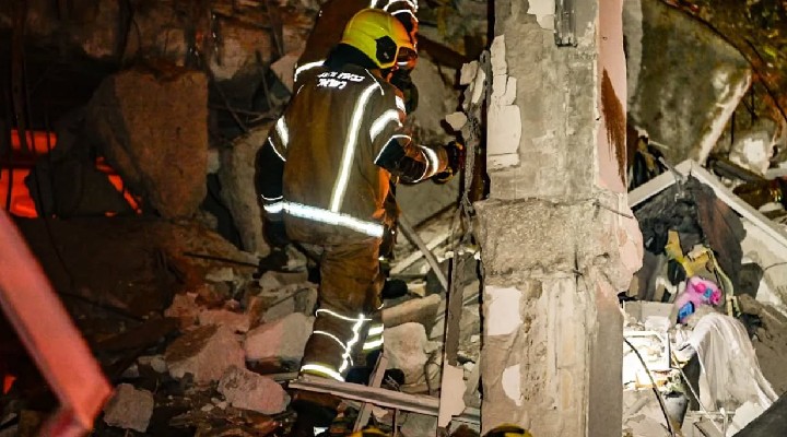 İran'dan İsrail'e sert misilleme... Enkaz altında kalanlar var!