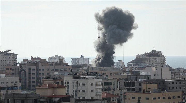 İsrail Gazze'ye bomba yağdırdı!