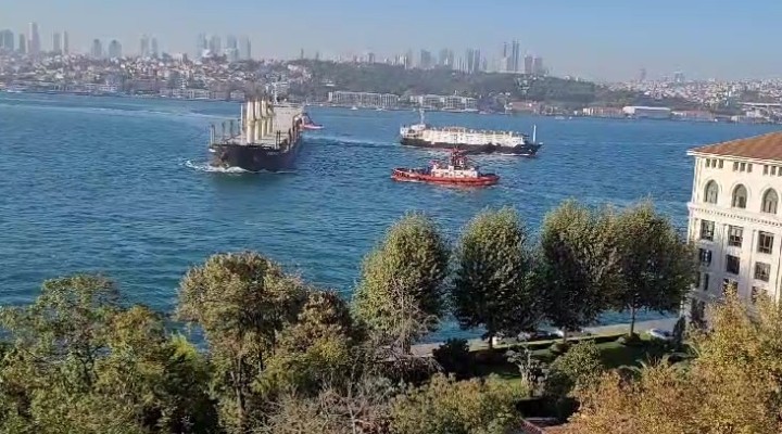 İstanbul Boğazı'nda iki gemi çarpıştı!