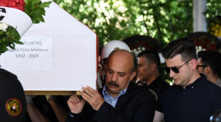 İstanbul Emniyet Müdürü Aktaş'ın babası İzmir'de toprağa verildi