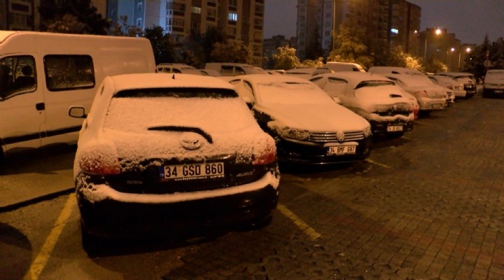 İstanbul'a yılın ilk karı düştü!