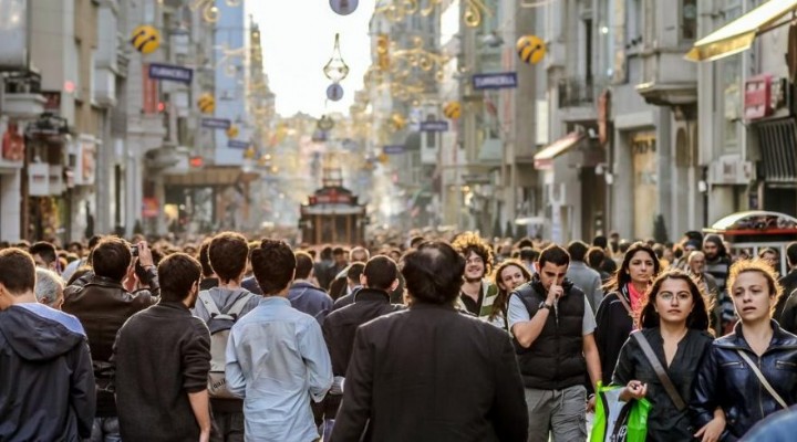 İstanbul'un nüfusunda rekor artış: 451 bin 543