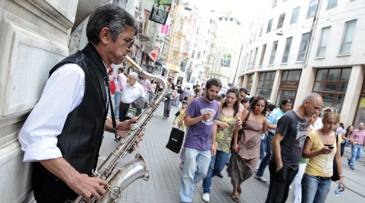 İstiklal'de OHAL... Sokak müzisyenleri bile yasak!