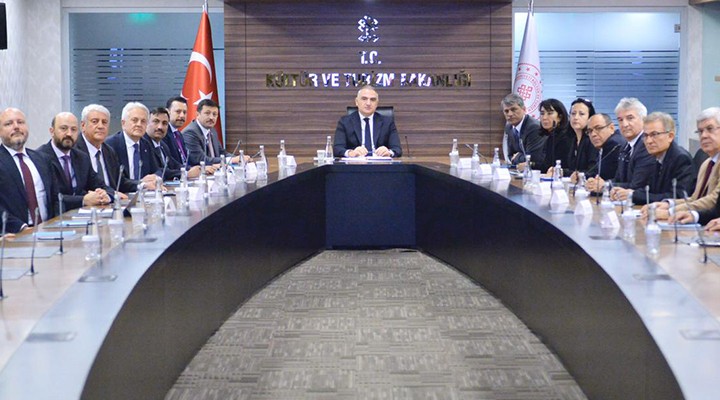 İzmir Başkanlar Kurulu'ndan Bakan Ersoy'a ziyaret... Çeşme sempozyumu kararı!